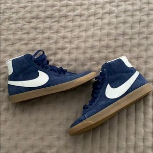 Nike women's blazer mid vintage suede sneakers
